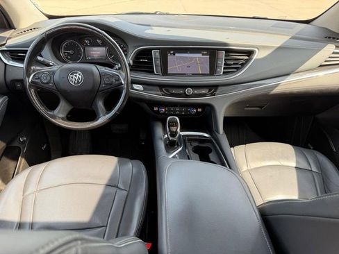 Used 2018 Buick Enclave Premium image 12