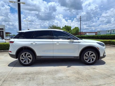 Used 2023 Lincoln Corsair FWD image 8