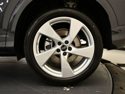 Used 2025 Audi Q5 Premium Plus w/ Premium Plus AWD/4WD image 14