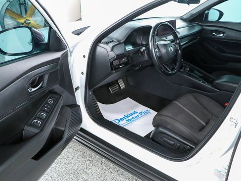 Used 2023 Honda Accord Sport image 3