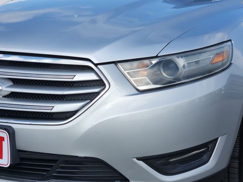 Used 2014 Ford Taurus SEL w/ Equipment Group 201A FWD image 8