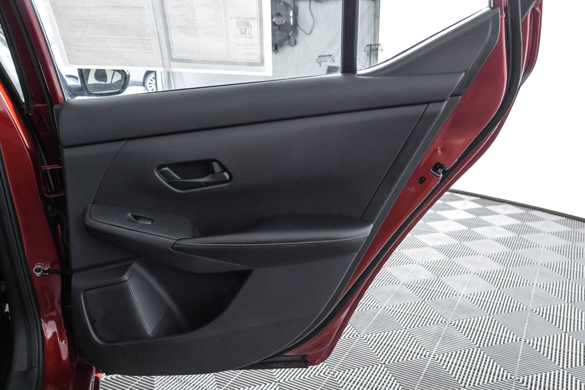 Used 2024 Nissan Sentra SV FWD image 39