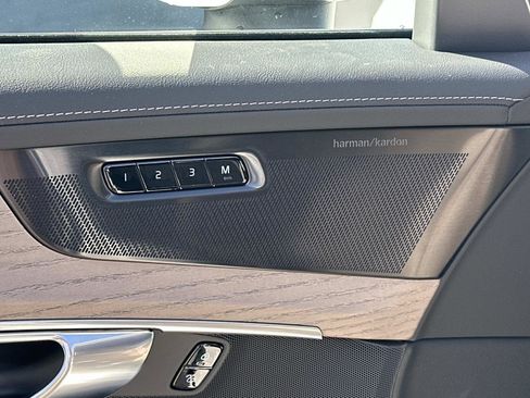 New 2026 Volvo XC90 B6 Plus image 12