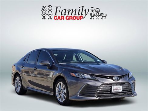 Used 2024 Toyota Camry LE image 2