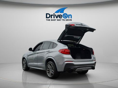 Used 2018 BMW X4 M40i image 6