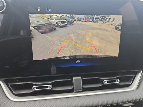 Certified 2025 Chevrolet Equinox LT FWD image 23