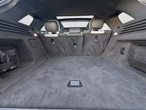Used 2024 Land Rover Range Rover Sport SE AWD/4WD image 5