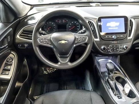 Used 2024 Chevrolet Malibu LT FWD image 16