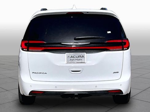 Used 2022 Chrysler Pacifica Pinnacle AWD/4WD image 5