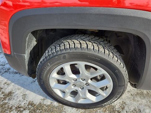 Used 2018 Jeep Renegade Latitude image 30