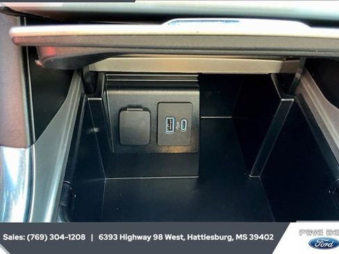 Certified 2024 Ford Explorer XLT w/ Equipment Group 202A image 23