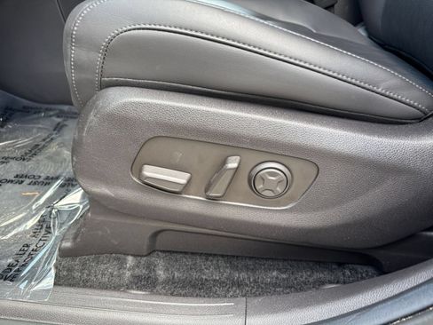 Used 2026 Kia Carnival FWD image 23