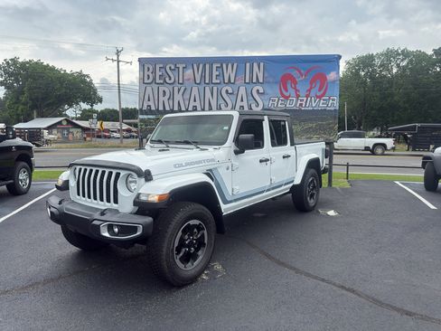 Used 2021 Jeep Gladiator Sport AWD/4WD image 1