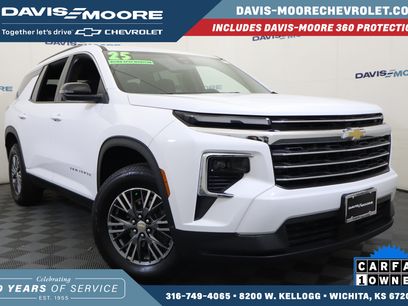 Used 2025 Chevrolet Traverse LT