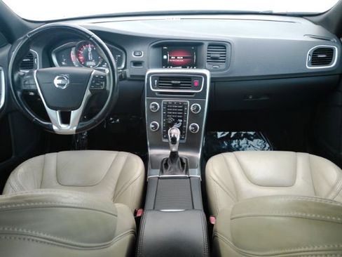 Used 2015 Volvo S60 T6 image 3