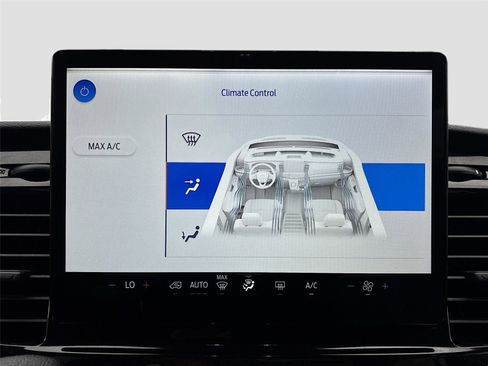 Used 2023 Ford Transit 350 XLT image 19