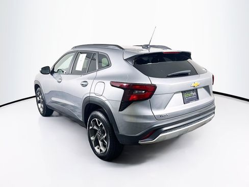 Used 2024 Chevrolet Trax LT FWD image 5