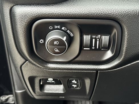 Used 2025 RAM 1500 Laramie w/ Sport Appearance Package image 27