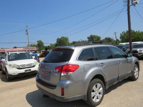Used 2011 Subaru Outback 2.5i Premium w/ All-Weather Pkg image 5