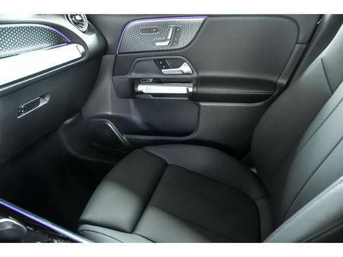 Certified 2025 Mercedes-Benz GLB 250 4MATIC image 24