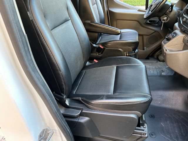 Used 2022 Ford E-Transit 148 High Roof Extended RWD image 30