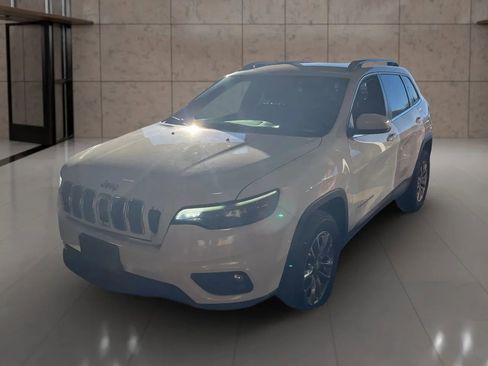 Used 2019 Jeep Cherokee Latitude Plus w/ Cold Weather Group image 1