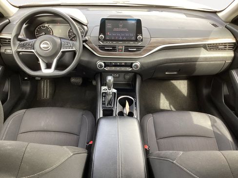 Used 2024 Nissan Altima 2.5 SV image 4