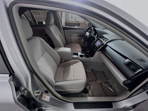 Used 2016 Toyota Camry LE image 31