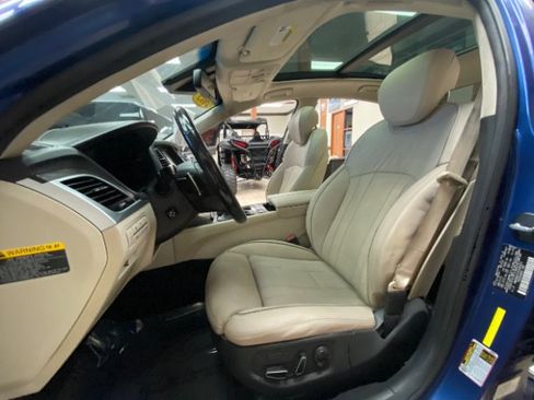 Used 2015 Hyundai Genesis 5.0 RWD image 15