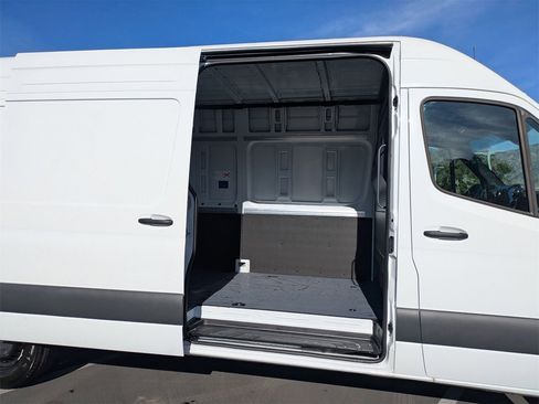 Certified 2025 Mercedes-Benz Sprinter 2500 image 9