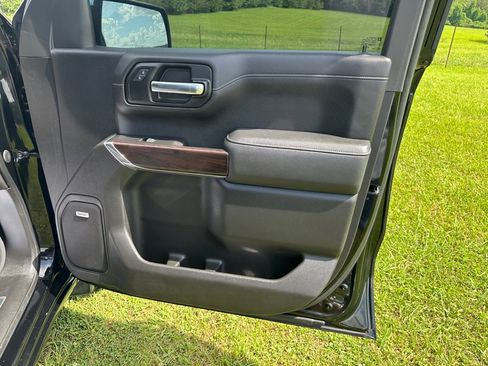 Used 2020 GMC Sierra 1500 SLT image 15