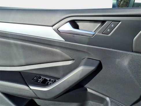 Used 2025 Volkswagen Jetta S image 17