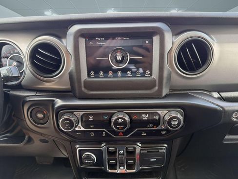 Used 2022 Jeep Gladiator Sport AWD/4WD image 16