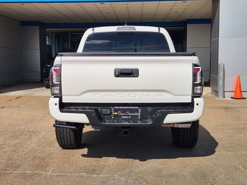 Used 2023 Toyota Tacoma Limited AWD/4WD image 7