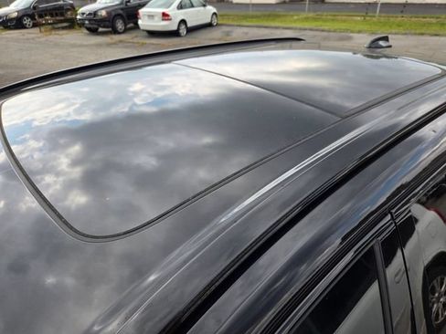 Used 2024 Volvo XC60 T8 Core AWD/4WD image 9