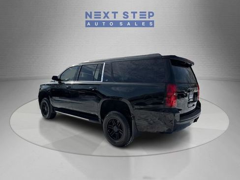 Used 2017 Chevrolet Suburban LT image 5