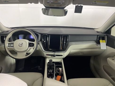 Certified 2025 Volvo XC60 T8 Plus w/ Protection Package Premier AWD/4WD image 38