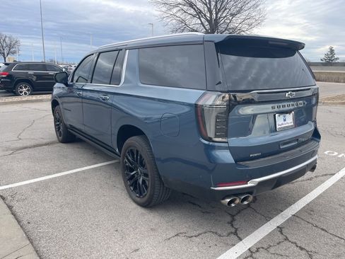 New 2025 Chevrolet Suburban Premier image 6
