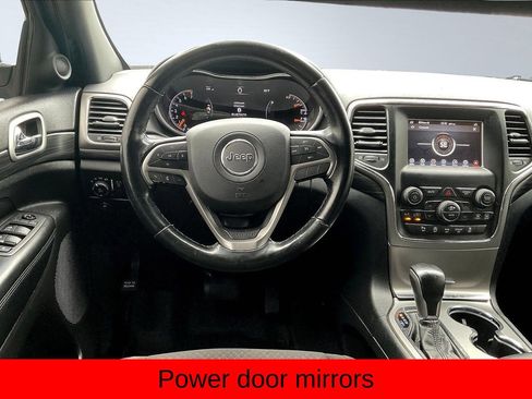 Used 2020 Jeep Grand Cherokee Laredo image 7