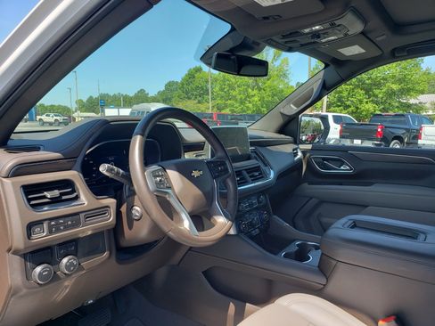 Used 2023 Chevrolet Tahoe LT w/ LT Signature Plus Package RWD image 29