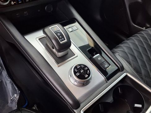 Used 2023 Mitsubishi Outlander SEL image 10