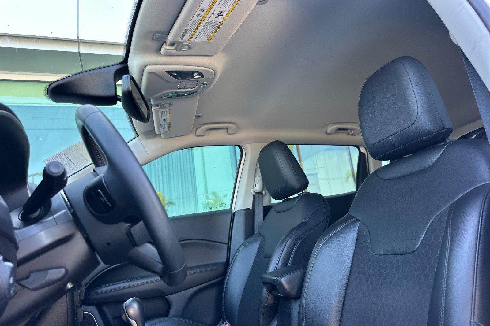 Used 2019 Jeep Compass Latitude FWD image 5