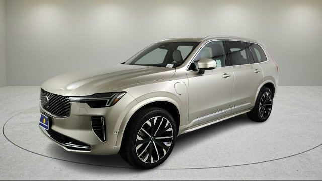 New 2026 Volvo XC90 T8 Plus w/ Protection Package Premier AWD/4WD image 8