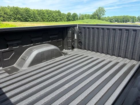 New 2026 Chevrolet Silverado 1500 RST w/ Redline Edition AWD/4WD image 61