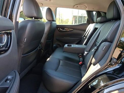 Used 2021 Nissan Rogue Sport SL w/ Premium Package image 10