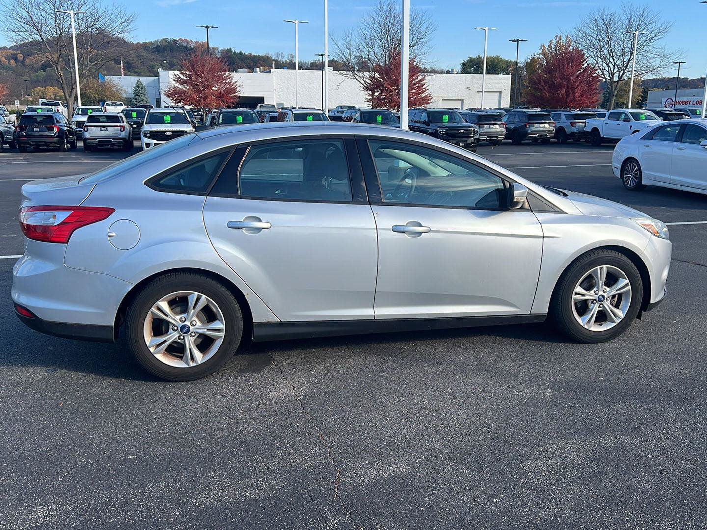 Used 2014 Ford Focus SE FWD image 4