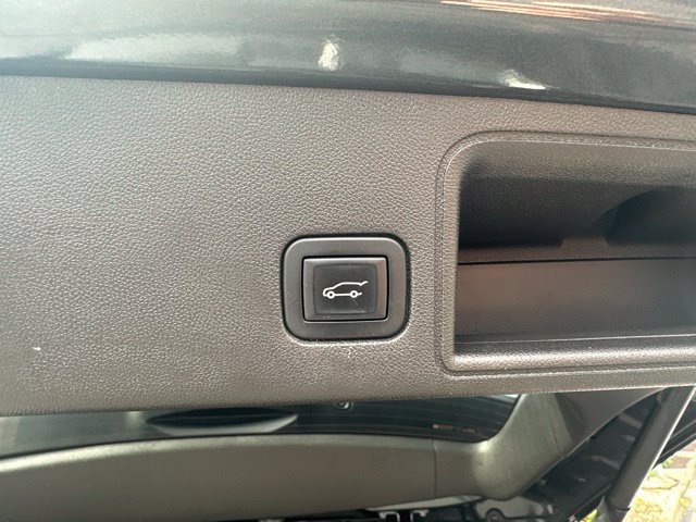 Used 2018 GMC Terrain Denali w/ Comfort Package AWD/4WD image 19