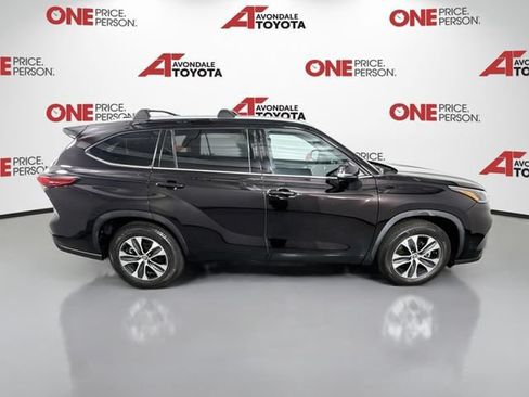 Certified 2021 Toyota Highlander XLE FWD image 9