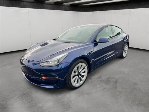 Used 2022 Tesla Model 3 Long Range AWD/4WD image 4