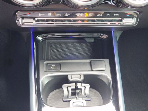 Certified 2025 Mercedes-Benz GLB 250 image 22